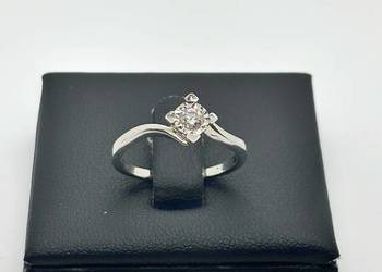 Złoty pierścionek pr 375 2,04g (Rozmiar 13) z diamentem