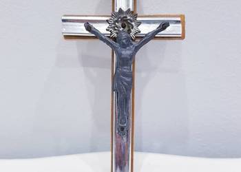 Drewniany ścienny krzyżyk