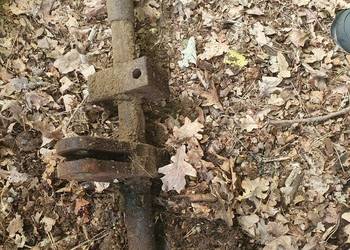 Stary wał napędowy metalowy do maszyny przemysłowej tokarki wtryskarki