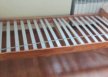 sprzedam lozko jedno osobowe moze byc dwu osobowe jak jeden spi na drugim