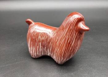 Porcelanowy pies ćmielow