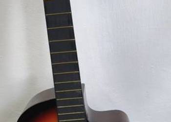 Gitara akustyczna do naprawy