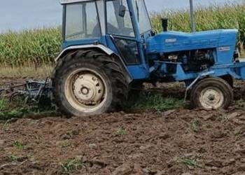 Sprzedam Ciągnik Ford 110km
