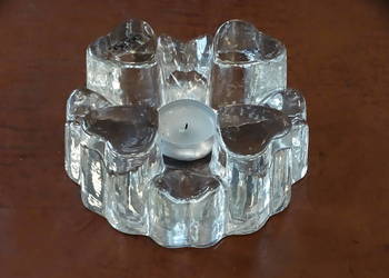 Ciężki szklany świecznik na tealight – Decore Handart – Motyw Serc Vintage
