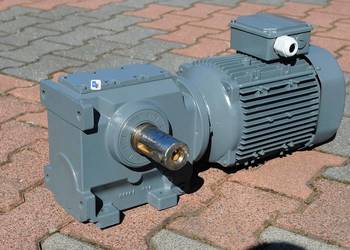 Motoreduktor kątowy 2.2kw. 21obr./min. KEB