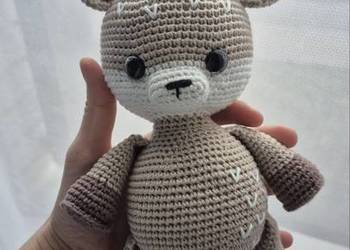 Zabawka jeleń wykonana na szydełku