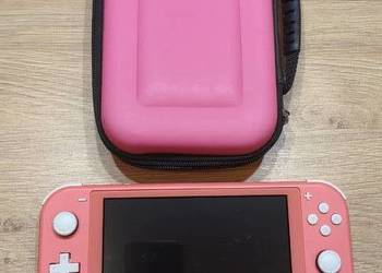 Konsola Nintendo Switch Lite Coral (Różowa) + Etui | Stan BDB