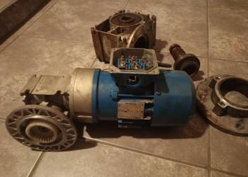 Silnik elektryczny z motoreduktorem