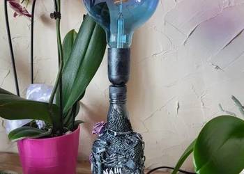 Lampa ręcznie robiona z butelki Jack Daniels