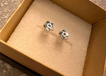 Kolczyki - srebrne kwiaty / kwiatki