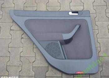 VW GOLF V 5 PLUS TAPICERKA DRZWI LEWA 5M0868073