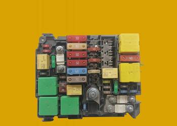 SKRZYNKA BEZPIECZNIKÓW 9804848580 1.6 119KM Peugeot 308 II (2014-  )