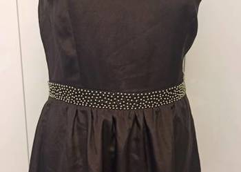 szara sukienka z metalicznymi koralikami