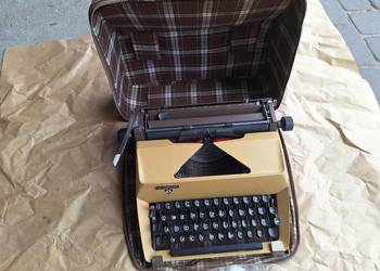 Stara maszyna do pisania  Łucznik 1  1301