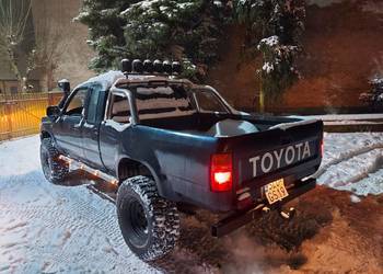 Toyota hilux V 2.4d legenda , zamiana