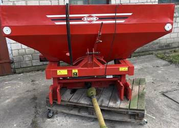 Rozsiewacz Kuhn zsb900