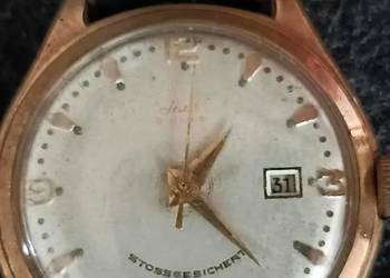 Stary zegarek nakrecany