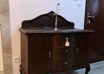 Śliczna komoda ludwikowska z koroną