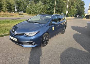 Sprzedam Toyota auris kombi Hybryda
