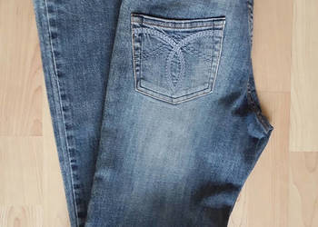 Spodnie jeans r 8/34R z rozszerzoną nogawką Oasis