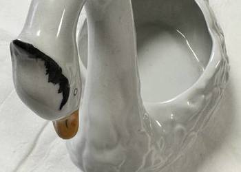 porcelanowy biały łabędż