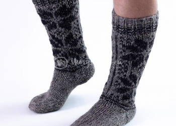 Wysokie wełniane skarpetki z góralskim wzorem, uniwersalne ciemne