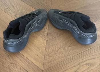 Yeezy Boost 700 czarne, rozmiar 44,5