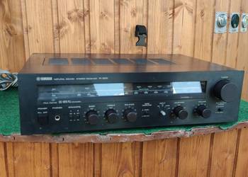 Yamaha R-300 amplituner stereo vintage 1983r audio drewno