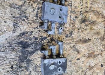 Hydrauliczny zawór sterujący jazdą KOMATSU PC80 MR-3