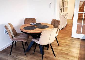 Śliczny Komplet STÓŁ Okrągły Gwiazda +4 Krzesła Producent BEKAS StyLOVE