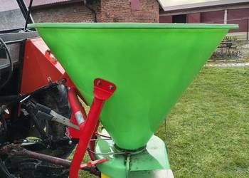 Sprzedam rozsiewacz do nawozów lejek