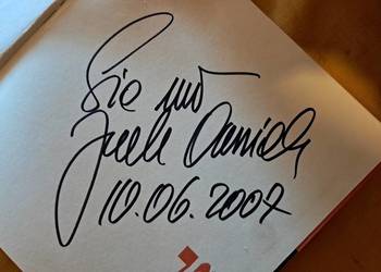 Książka WOŚP 72 Godziny z Autografem Jurka Owsiak. Książka WOŚP 72 Godziny z Autografem Jurka Owsiak.