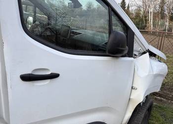 Peugeot Partner IV Berlingo drzwi przód lewe