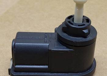SILNICZEK REGULACJI LAMPY FORD FOCUS MK3 VP7EKX13K198AB