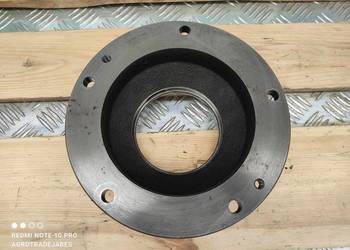 Obudowa łożyska John Deere 6300 (L77138)