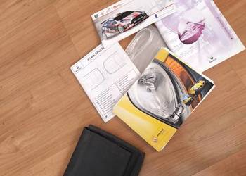 Instrukcja książka obsługi plus książka serwisowa Renault Trafic 2005