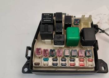 SKRZYNKA BEZPIECZNIKÓW MAZDA PREMACY PA66/PPE