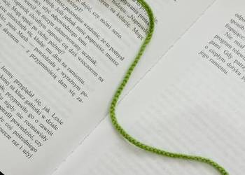 Motyl wykonany na szydełku, zakładka do książki