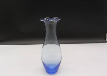 Ręcznie formowany niebieski szklany wazon