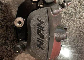 Kawasaki Z650 zacisk hamulcowy lewy przód 2017 + 2020/2021 A711