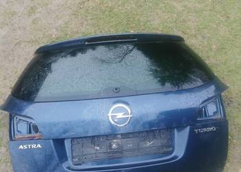 Astra IV J kombi klapa tył