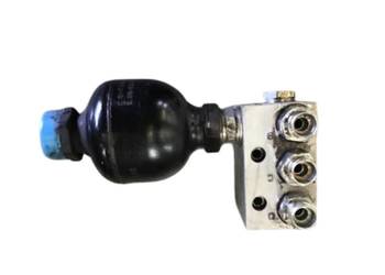 JLG E3293 Zawór akumulatora hydraulicznego do ładowarek JLG 3614RS