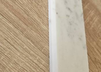 Cokół marmurowy CARRARA BIANCO wys. +/- 4,7 cm