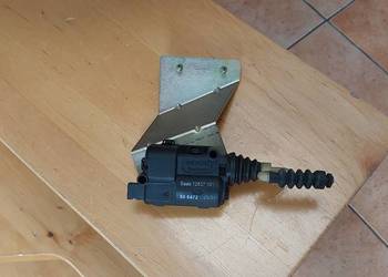 Siłownik rygiel klapki wlewu paliwa 12837101 Saab 93 II