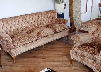 Ładny i wygodny zestaw do pokoju w stylu retro