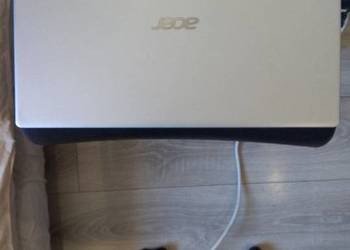 Sprzedam Laptop 15-16 Acer Aspire 3 Athlon 3050u 8gb 64 Win11s srebrny