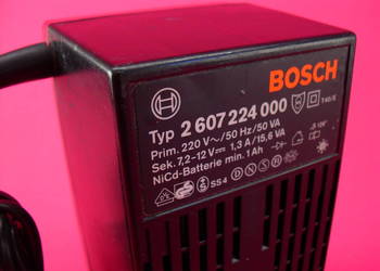 Ładowarka  BOSCH  Typ  2 607 224 000
