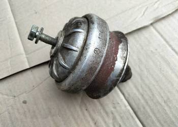 MERCEDES 124 1242401517 PODUSZKA SILNIKA