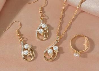 Komplet biżuterii damskiej