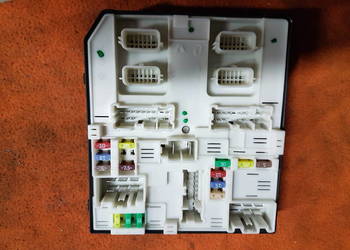 RENAULT MEGANE III LAGUNA III MODUL USM 2010 284B63106R
